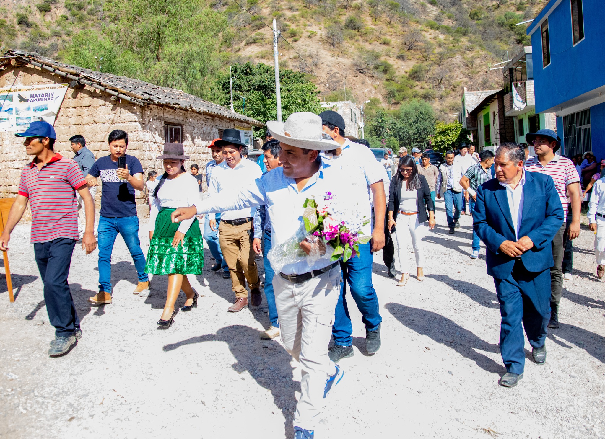 Gobernador Regional Percy Godoy fomenta trabajo en conjunto para encaminar ejecución de obras de desarrollo en el distrito los Chankas