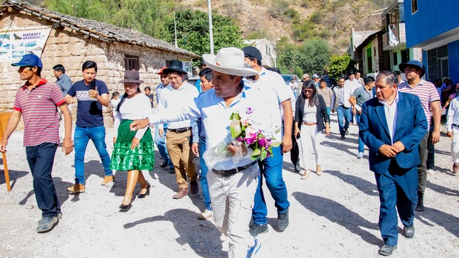 Gobernador Regional Percy Godoy fomenta trabajo en conjunto para encaminar ejecución de obras de desarrollo en el distrito los Chankas