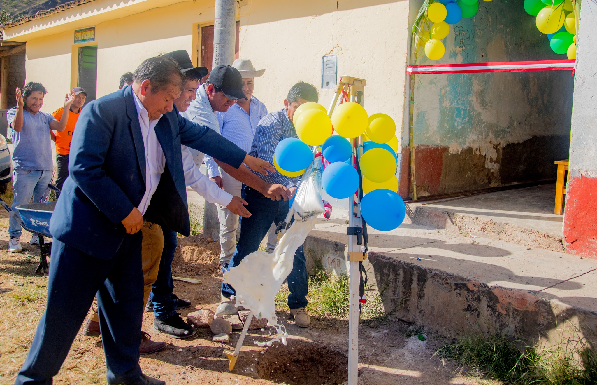 Gobernador Regional Percy Godoy fomenta trabajo en conjunto para encaminar ejecución de obras de desarrollo en el distrito los Chankas
