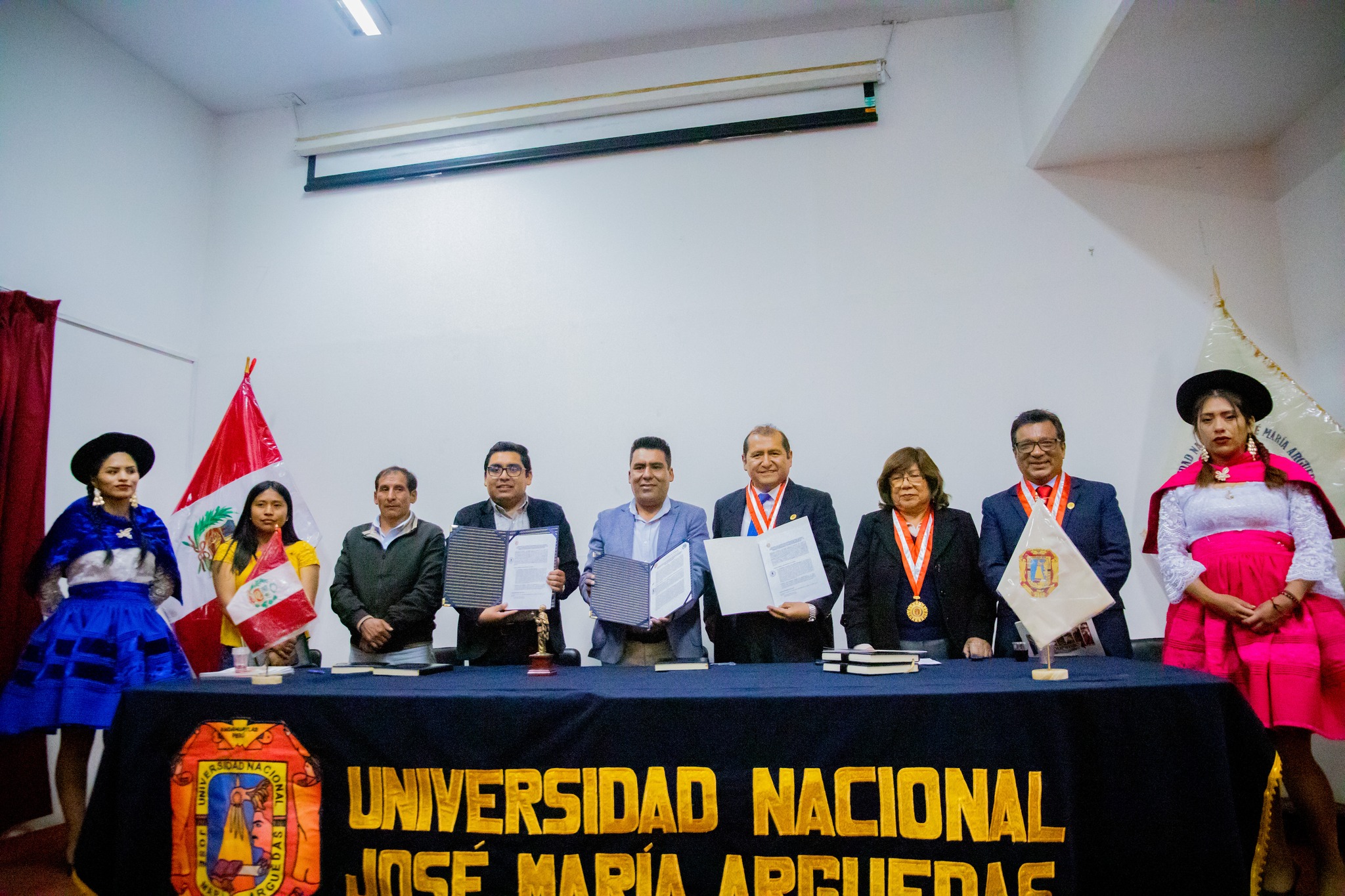 Apurímac con mas educación se firma acuerdo para la integración de nuevas carreras profesionales en Andahuaylas y Chincheros