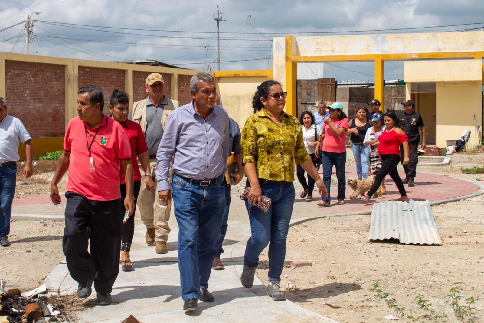 BUSCAN AMBIENTES PARA QUE ALUMNOS DE I.E. 14791 RECIBAN CLASES PRESENCIALES