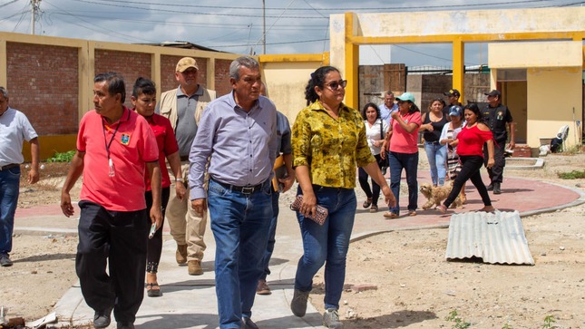 BUSCAN AMBIENTES PARA QUE ALUMNOS DE I.E. 14791 RECIBAN CLASES PRESENCIALES