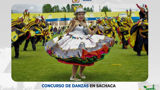 El concurso de danzas se realizó en el Estadio Municipal.