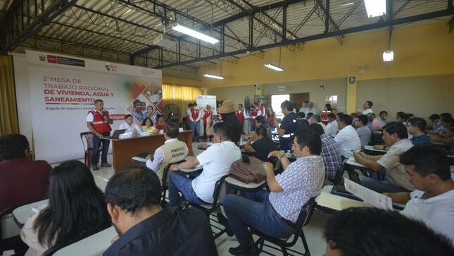Director Ejecutivo del PNSU presenta la mecánica de la mesa de trabajo en Lambayeque