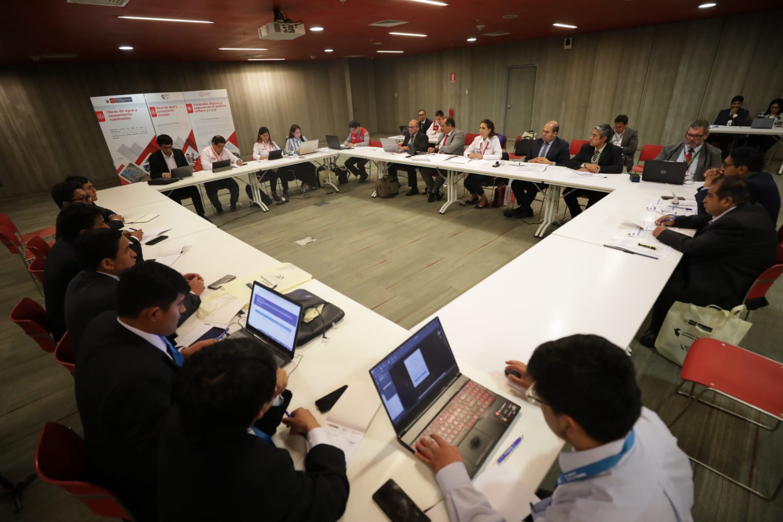 Ministerio de Vivienda participa en mesas técnicas con regiones para el desarrollo de obras de agua y saneamiento