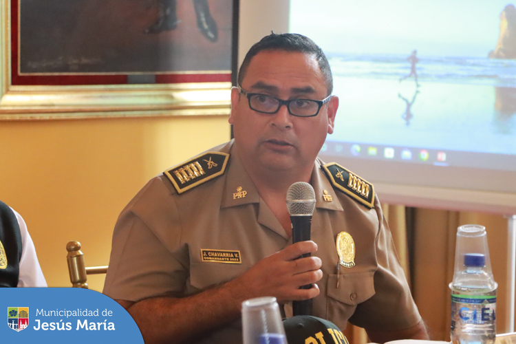 ☝️ El #Codisec es un espacio de diálogo, coordinación y elaboración de políticas y planes vinculados a la seguridad ciudadana, está presidido por nuestro alcalde Jesús Gálvez Olivares y conformado por las principales autoridades distritales. Todos ellos contribuyen con sus conocimientos y experiencia a fortalecer la seguridad en el distrito.