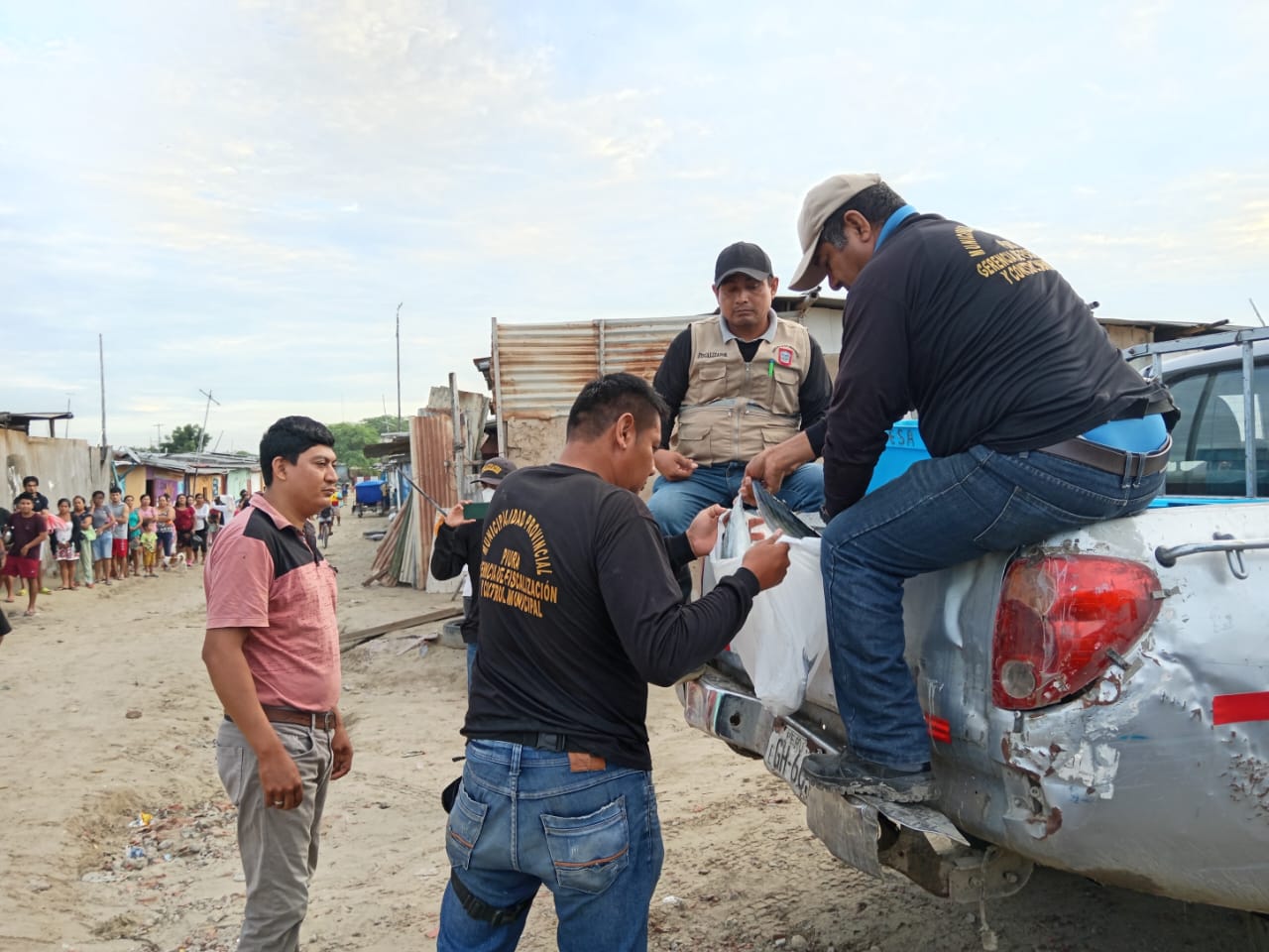El producto decomisado fue entregado a las personas vulnerables de diferentes sectores de la ciudad