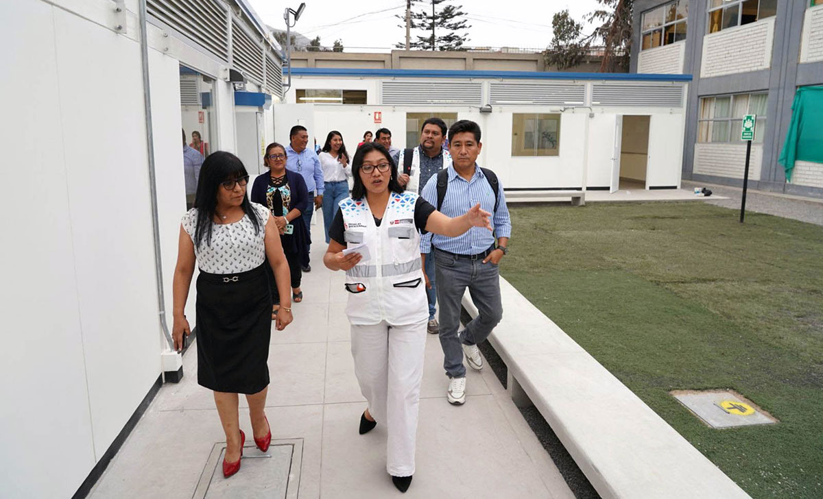 Entregamos una nueva escuela temporal: a comunidad educativa de la IE 2099/394-1 Rosa Merino en el Rímac
