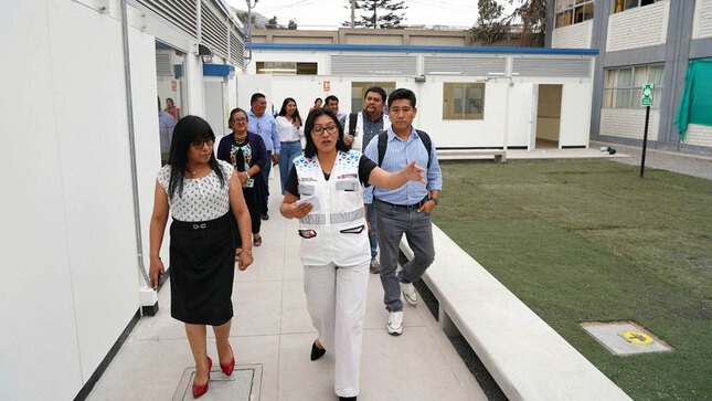 Entregamos una nueva escuela temporal: a comunidad educativa de la IE 2099/394-1 Rosa Merino en el Rímac