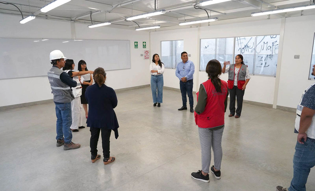 Entregamos una nueva escuela temporal: a comunidad educativa de la IE 2099/394-1 Rosa Merino en el Rímac
