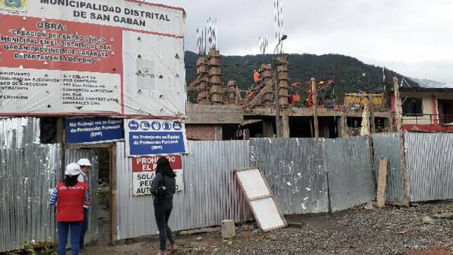Contraloría: Deficiencias técnicas ponen en riesgo calidad de obra del centro cívico municipal en San Gabán