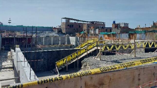Contraloría comunicó al Pronis de riesgos en la construcción del saldo de obra del nuevo hospital Progreso en Chimbote, que retrasan su culminación.