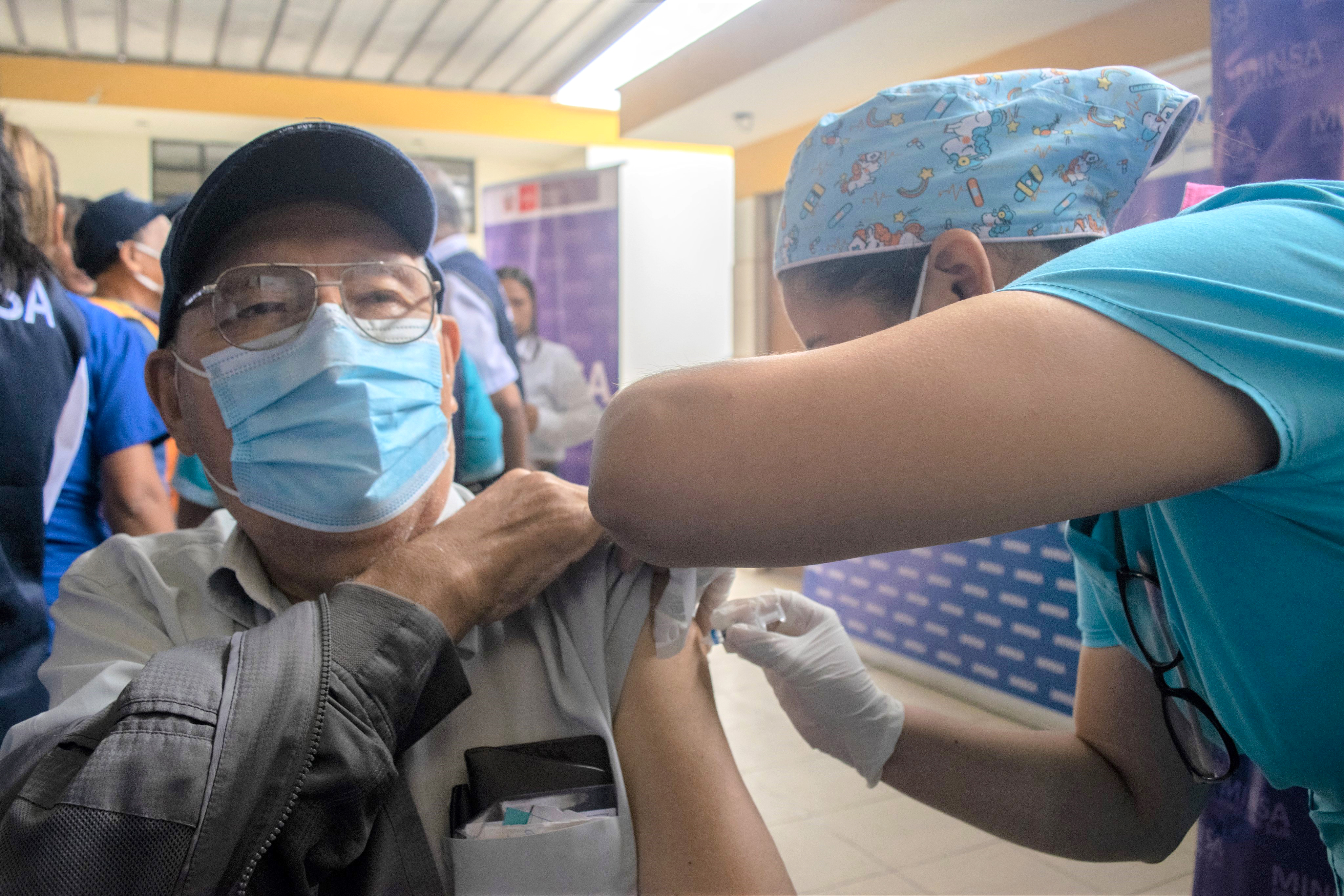 Más de 100 mil adultos mayores de 60 años en Lima sur serán protegidos contra la influenza