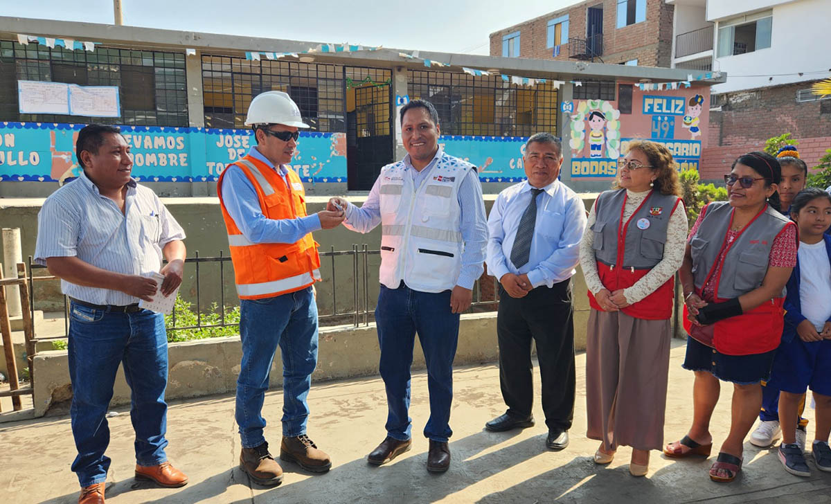 Cuatro comunidades educativas entregaron sus infraestructuras para la ejecución de sus nuevas escuelas