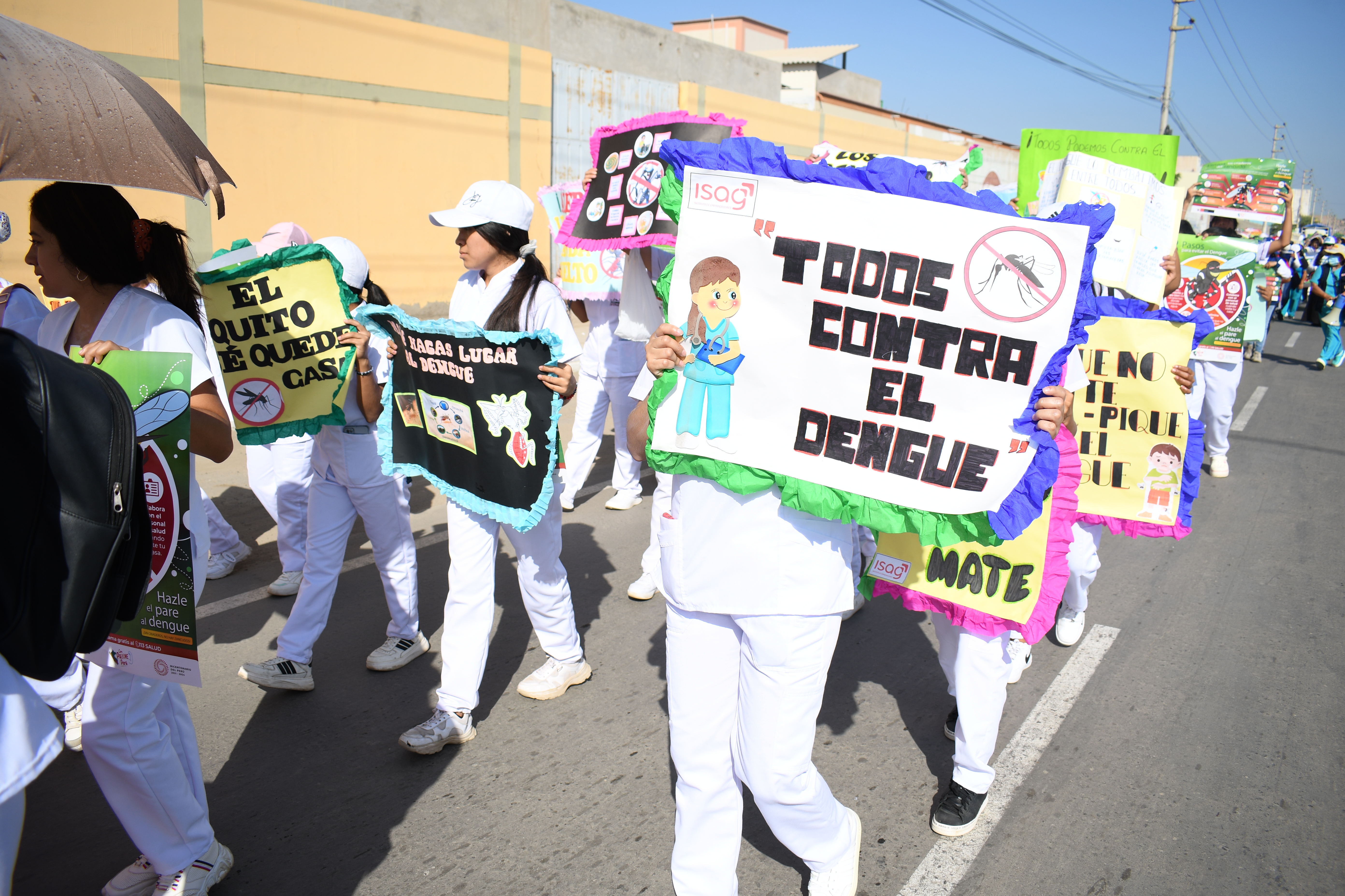 Geresa Lambayeque realizó pasacalle para motivar la eliminación de criaderos del zancudo transmisor del dengue