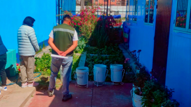 Dentro de la atención de escuelas verdes, la Gerencia de Medio Ambiente, Saneamiento y Servicios a través de la Subgerencia de Parques, Jardines y Conservación de Áreas Verdes continúa atendiendo las solicitudes a las instituciones educativas y en esta ocasión se realizó la verificación y visita técnica a áreas verdes de la Institución Educativa Inicial 285 de la Gran Unidad Escolar San Carlos, quienes solicitaron la donación de flores y arbustos ornamentales.