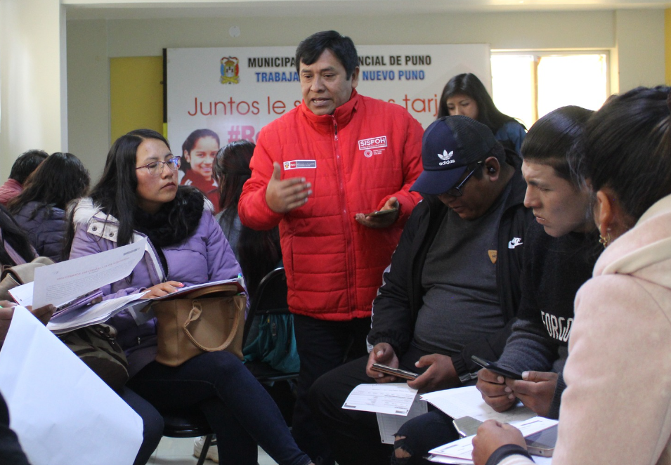 El Ministerio de Desarrollo e Inclusión Social con el apoyo de la Unidad de Sistema de Focalización de Hogares (SISFOH) de la Municipalidad Provincial de Puno vienen desarrollando el taller de fortalecimiento de capacidades "Retos de los Gobiernos Locales en el Marco de la Operatividad del Sistema de Focalización de Hogares".