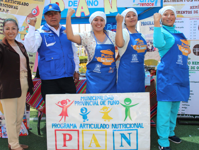 La Municipalidad Provincial de Puno y la Dirección Regional de Salud Puno, mediante la Sub Gerencia de Programas Sociales (Programa Vaso de Leche) organizo la 1ra Jornada de Atención Integral de Salud "FESTI HIERRO", con el objetivo de contribuir en la lucha contra la anemia donde fueron beneficiados con esta atención integral más de 500 niños del Programa Vaso de Leche de la provincia de Puno.