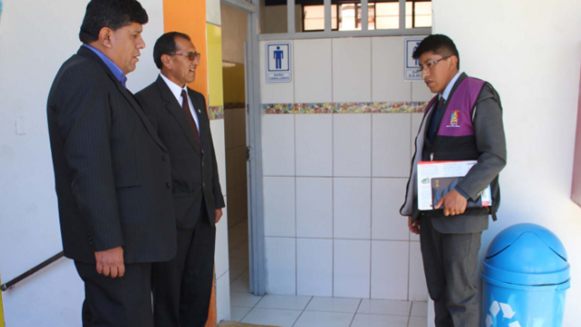 Para verificar que las instituciones educativas privadas de la Ciudad Lacustre cuentan con rampas, elevadores y servicios higiénicos adaptados para las personas con discapacidad, la Oficina Municipal de Atención a las Personas con Discapacidad (OMAPED) de la Municipalidad Provincial de Puno realizó visitas inopinadas y fiscalizaciones a cuatro colegios.