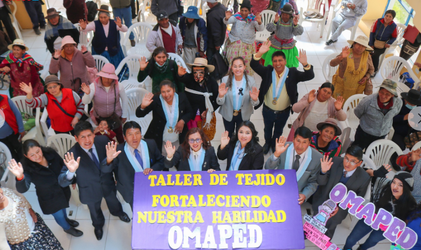 Con más de 50 participantes se dio inicio el taller de tejido "Fortaleciendo Nuestras Habilidades" en las instalaciones del parque Ciudad de los Niños, enfocado a personas con habilidades diferentes, impulsado por la Oficina Municipal de Atención a las Personas con Discapacidad (OMAPED) de la Municipalidad Provincial de Puno.