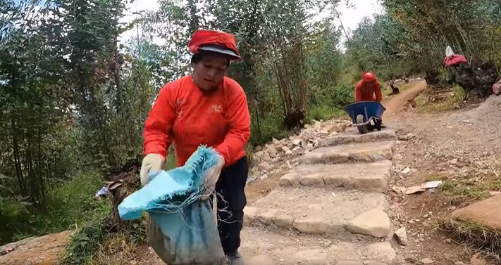 LURAWI PERU  está trabajando en la limpieza