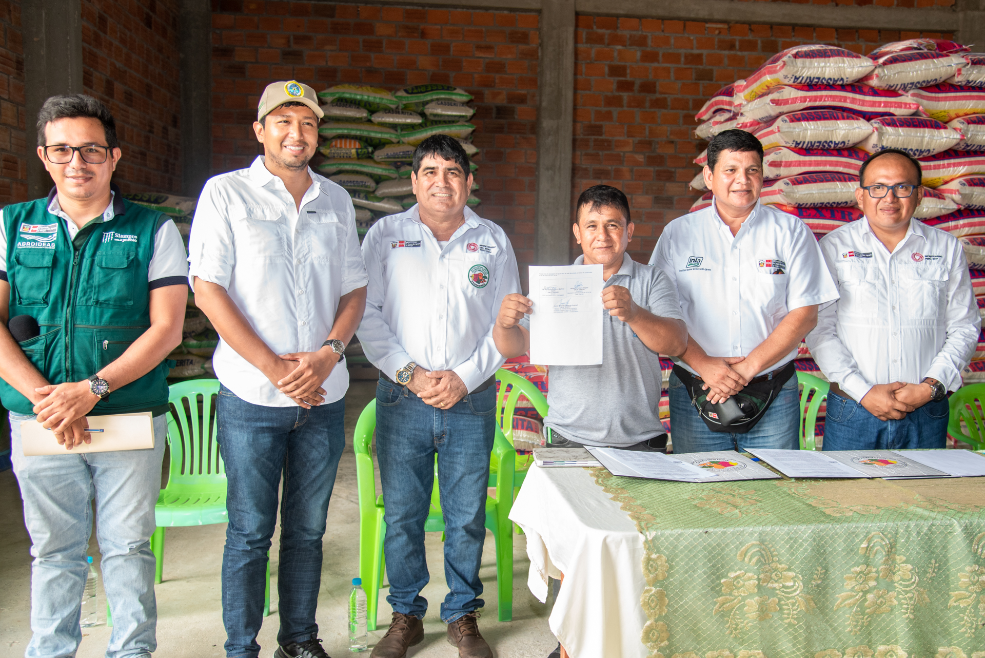 Productores de Arroz del Valle del Shanusi (APAVASH). 