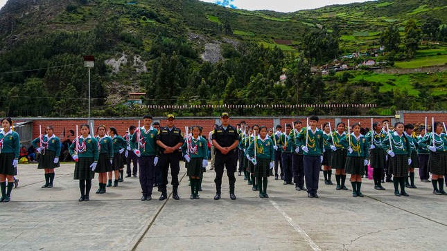 Juramentación de las Brigadas Escolares en el C.P de Machac por parte de la Policía Nacional del Perú