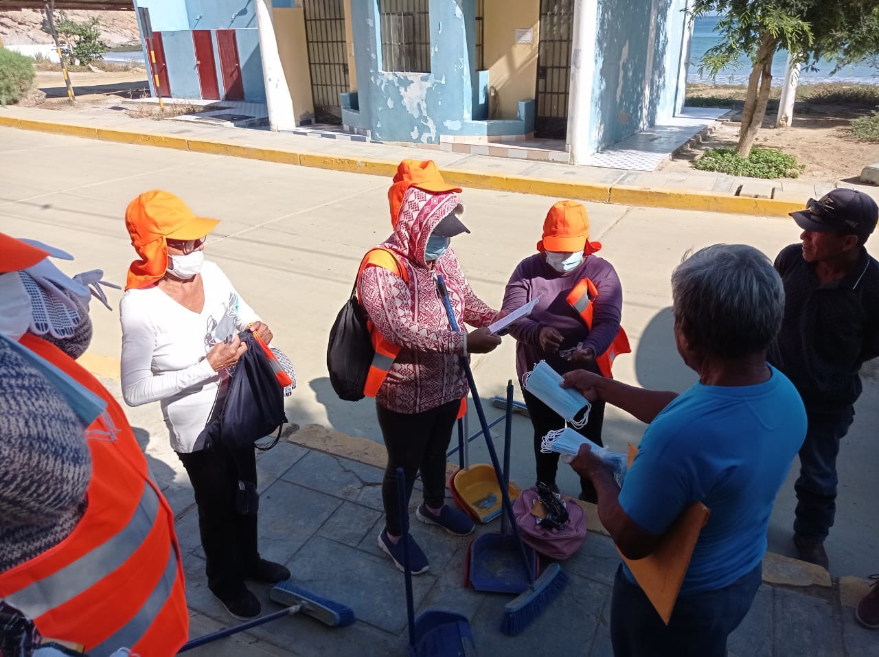 Continúan los trabajos de descolmatación en Caleta Cabo Blanco