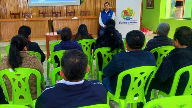 Con la finalidad de promover hábitos de una alimentación saludable en los escolares del distrito, el gobierno municipal de Condebamba, en un trabajo articulado con Qali Warma y la Agencia Agraria Cajabamba instalarán biohuertos en 19 instituciones educativas del distrito, lo que beneficiará a 1,800 estudiantes.
🔵En los biohuertos se sembrarán hortalizas tales como; zanahoria, espinaca, rabanito, acelga, lechuga américa, entre otros, que serán utilizadas como completo alimentario para la comunidad estudiantil.