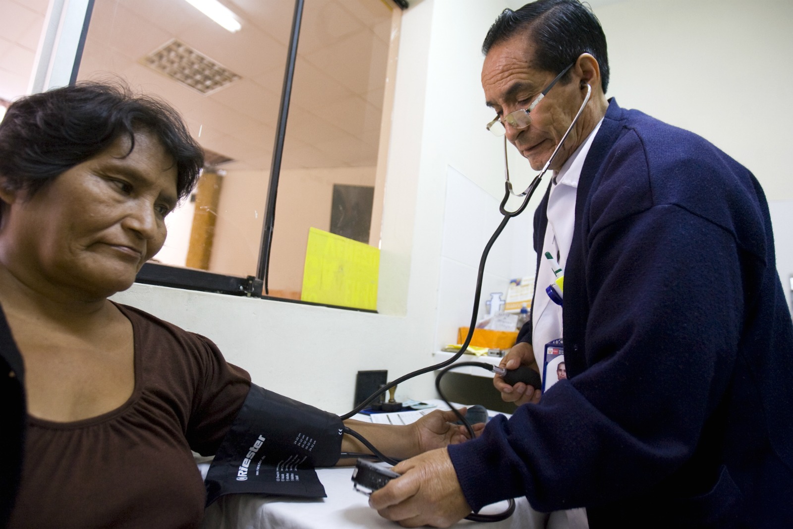 Chequéate Perú solo tres de cada diez peruanos se realizan exámenes preventivos