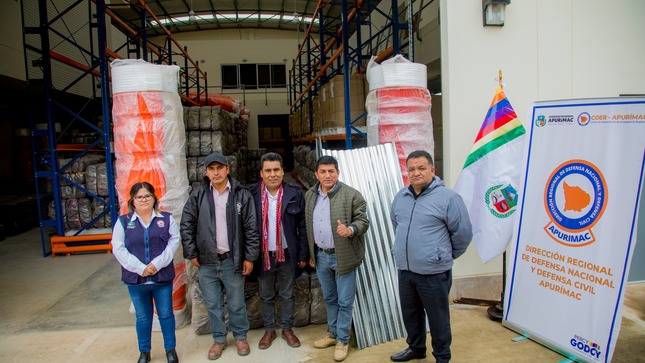 Más de 17 toneladas de ayuda humanitaria entrega gobernador regional Percy Godoy a población afectada por las bajas temperaturas