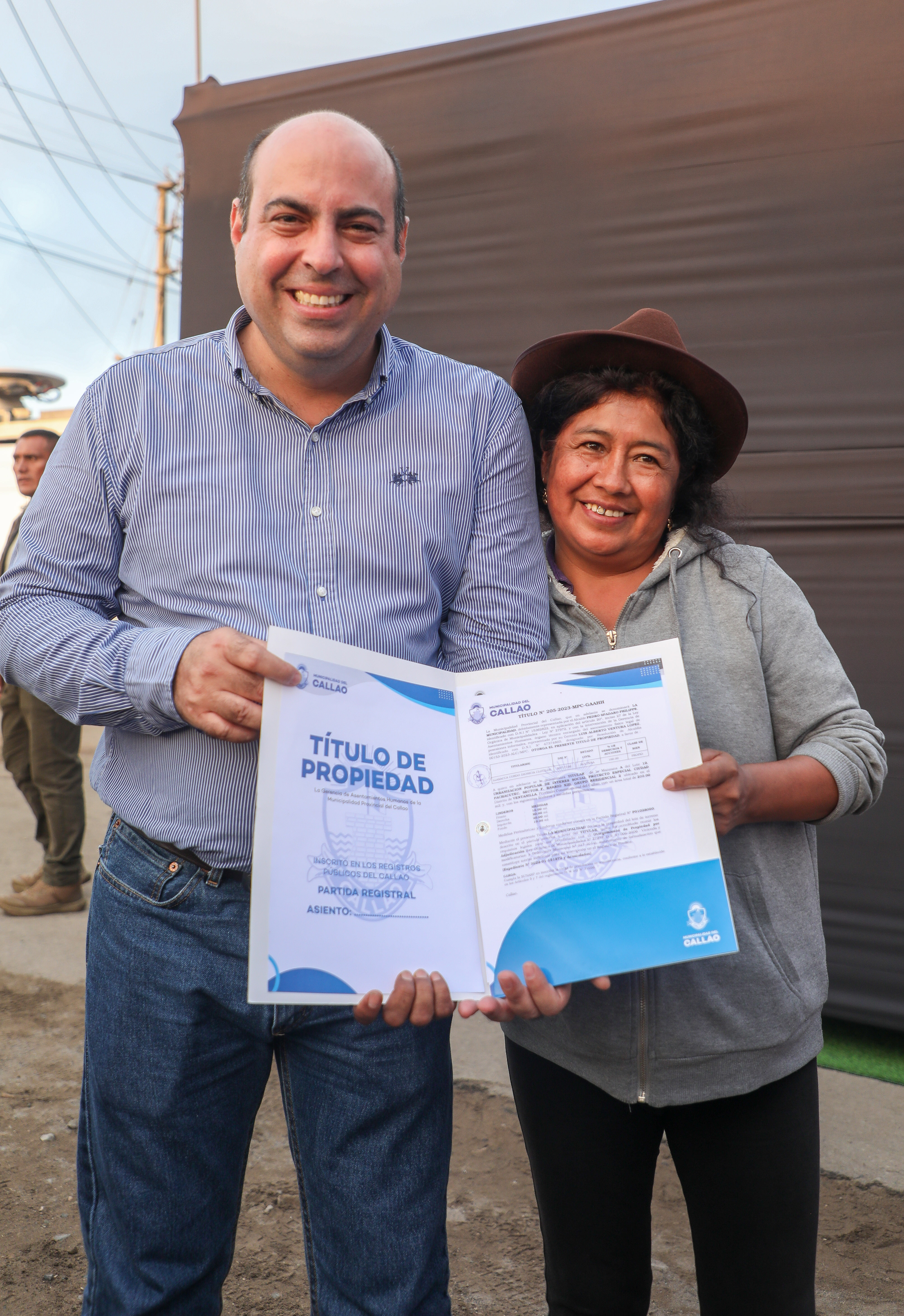 Dos mil vecinos de Pachacútec obtuvieron su título de propiedad gracias a la gestión del alcalde Pedro Spadaro.