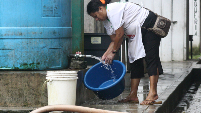 Agua empozada propicia brotes de dengue