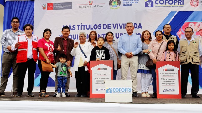 Alcalde Fernando Cárdenas entregó a más familias de Huaral, Chancay y Aucallama, títulos de propiedad 