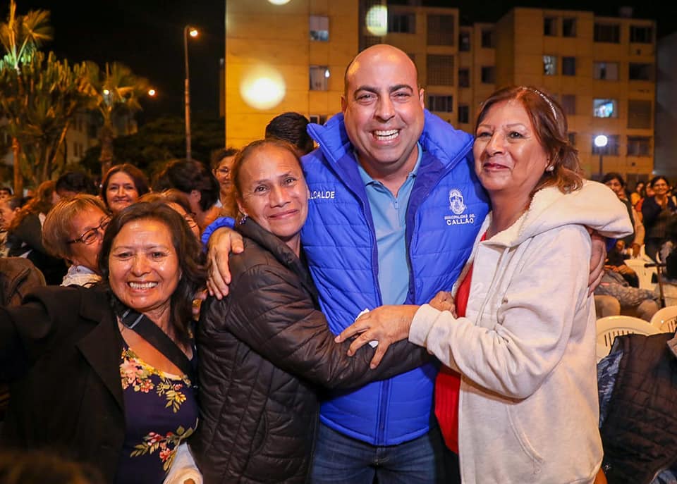 Con fiesta, música y mucha diversión comenzaron las celebraciones por el Día de la Madre en el Callao.