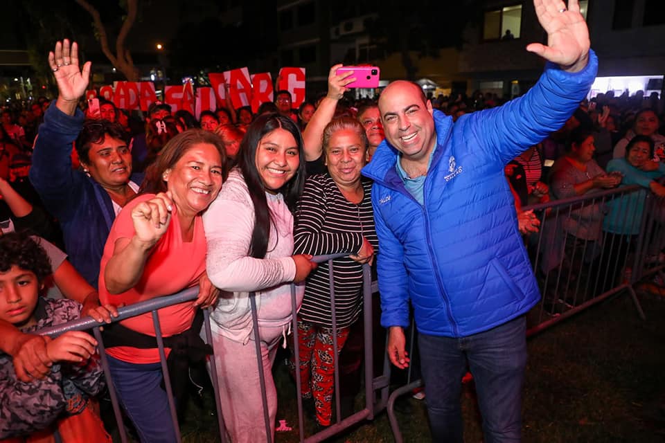 Con fiesta, música y mucha diversión comenzaron las celebraciones por el Día de la Madre en el Callao.