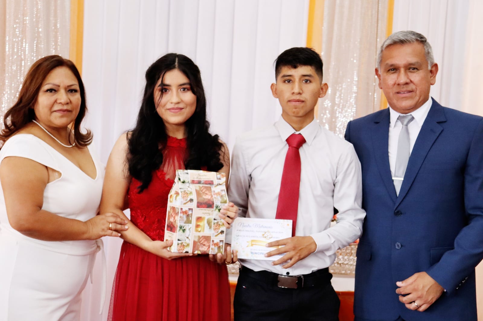 24 parejas unieron oficialmente sus vidas en el Matrimonio Civil Comunitario por el 47 aniversario provincial