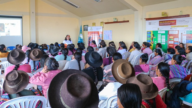 Taller de capacitación sobre la  violencia contra las mujeres e integrantes del grupo familiar y rutas de atención, en el auditorio municipal.