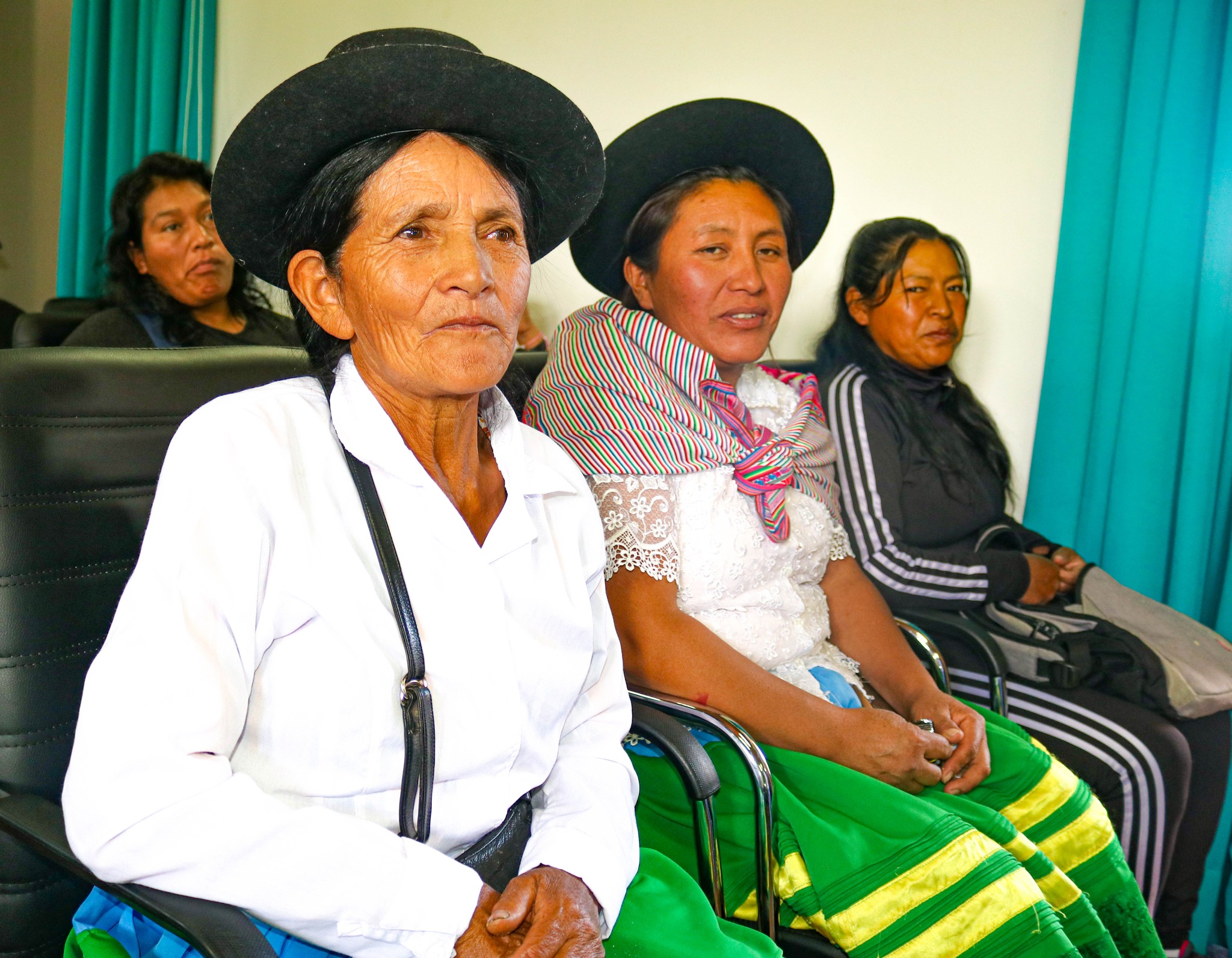 ¡Orgullo huamanguiillino! agricultoras huamanguilllinas recibieron la certificación de buenas prácticas agrícolas por parte del Servicio Nacional de Sanidad Agraria (SENASA).
