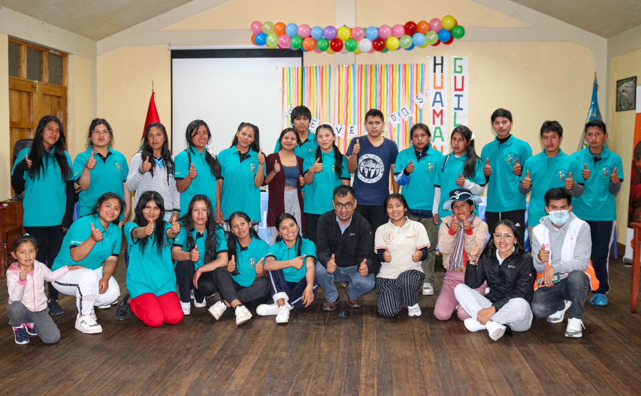 La Municipalidad Distrital de Huamanguilla trabajando por nuestros niños, niñas y adolescentes, ARELIT (Asociación Regional de Lideres de Transformación).
Con presentaciones de teatro y canto, se llevó a cabo la reunion sobre crianza de ternuna con los integrantes de la ARELIT Huamanguilla, WORLD VISION e integrantes de la ARELIT de los distritos de Carmen Alto y Jesús Nazareno de la provincia de Huamanga, quienes compartieros sus experiencias en esta asociación.
