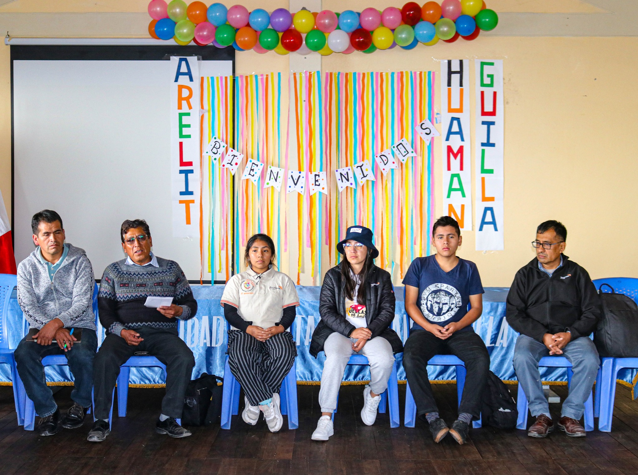 La Municipalidad Distrital de Huamanguilla trabajando por nuestros niños, niñas y adolescentes, ARELIT (Asociación Regional de Lideres de Transformación).
Con presentaciones de teatro y canto, se llevó a cabo la reunion sobre crianza de ternuna con los integrantes de la ARELIT Huamanguilla, WORLD VISION e integrantes de la ARELIT de los distritos de Carmen Alto y Jesús Nazareno de la provincia de Huamanga, quienes compartieros sus experiencias en esta asociación.