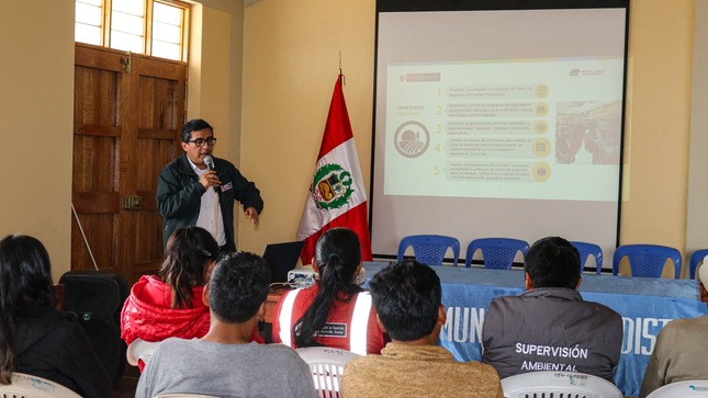  La Municipalidad Distrital de Huamanguilla comprometidos con nuestros pequeños y medianos productores.
Se llevó a cabo el "Taller sobre el acceso de pequeños y medianos productores a los mercados de manera sostenible y competitiva" a cargo de Sierra y Selva Exportadora y el Ministerio de Producción - Programa Nacional Tu Empresa.