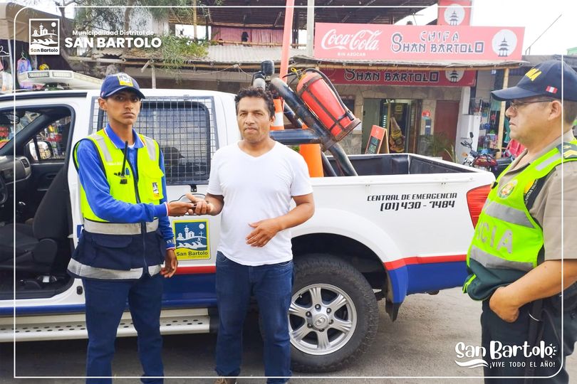 gracias a la coordinaci贸n con la Polic铆a Nacional del Per煤, se verific贸 la informaci贸n y se hizo la entrega del tel茅fono recuperado.