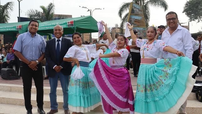 Festival de marinera congregó a todas las parejas huaralinas campeonas de esta danza 