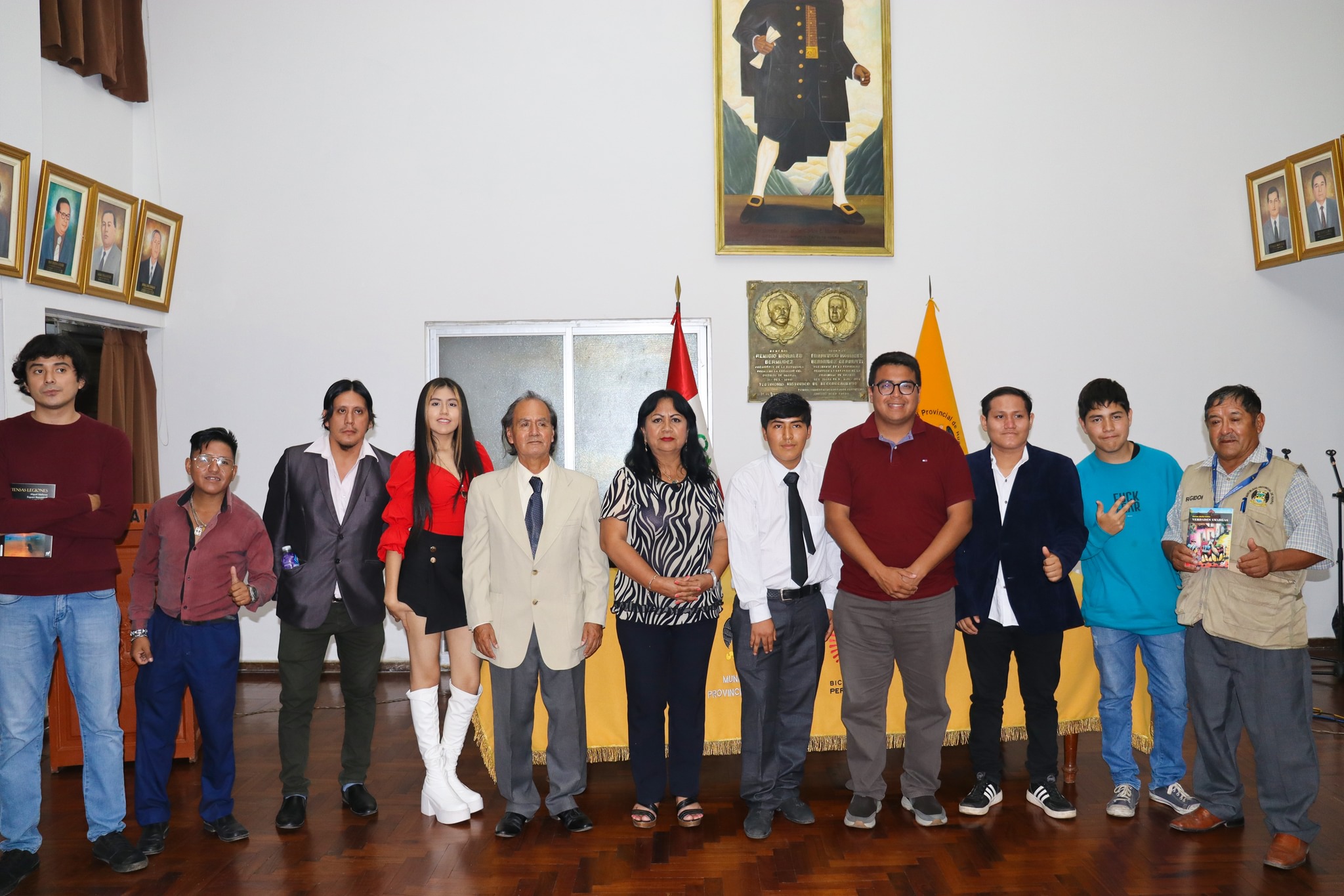 El talento huaralino sorprendió al público en "Recital Poético Musical" realizado por el aniversario provincial