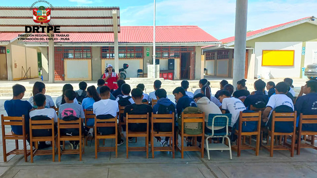 CHARLA DE ORIENTACIÓN VOCACIONAL I.E. Javier Heraud del Centro Poblado de San Juan de Curumuy
