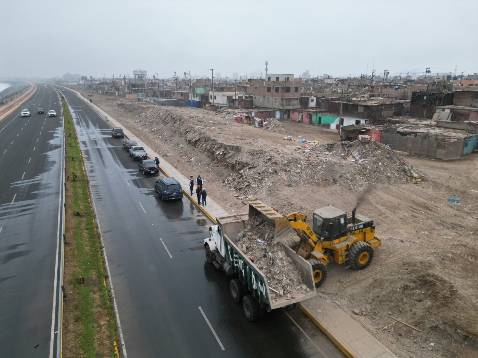 Eliminan más de 1,700 toneladas de basura y desmonte en la Costa Verde Callao