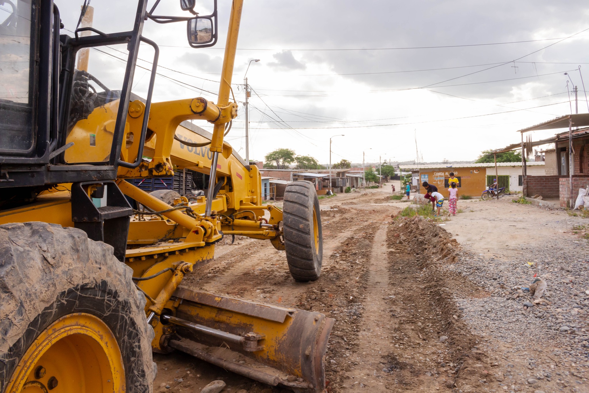 MUNICIPALIDAD CONTINÚA RESTABLECIENDO VÍAS AFECTADAS POR LLUVIAS