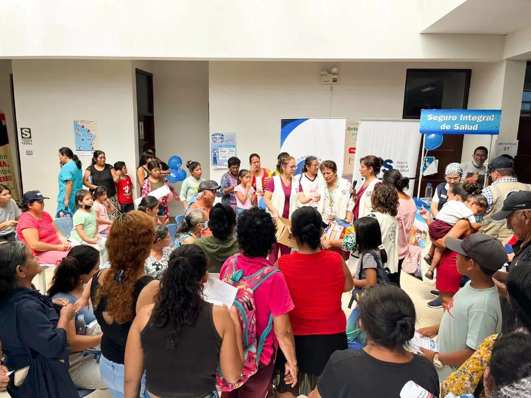 CON CAMPAÑA MÉDICA COMITÉ DE DAMAS DE SULLANA FESTEJA A MADRES