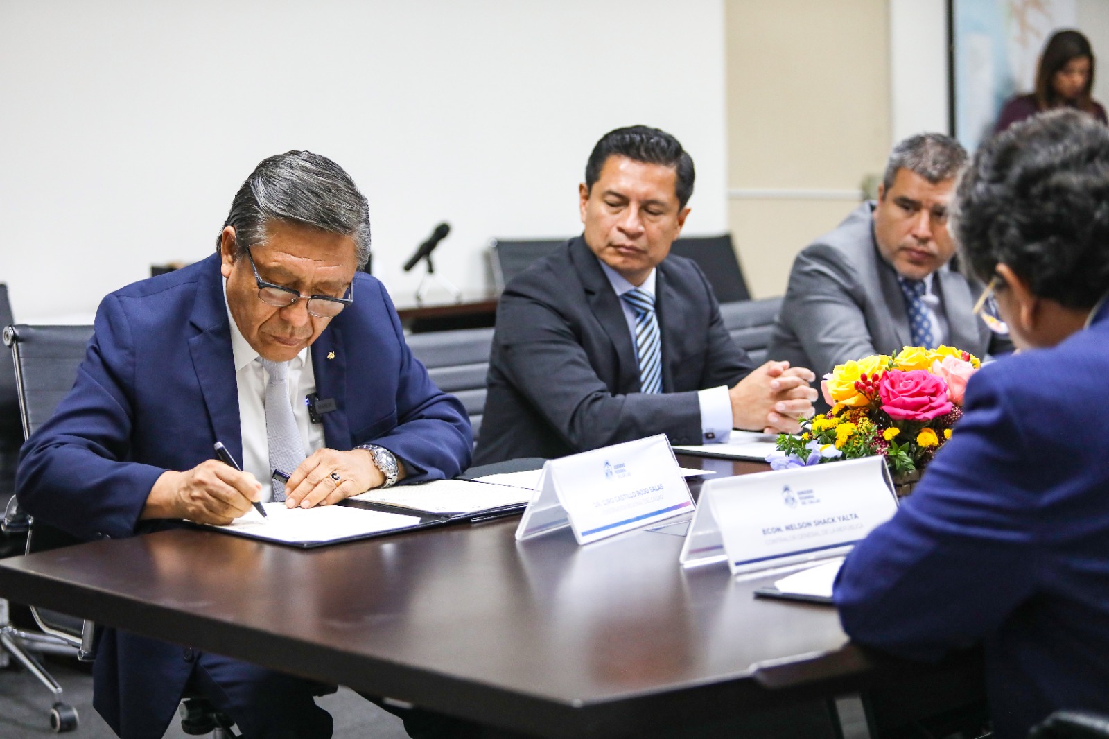 GORE Callao firma convenio con la contraloría para capacitar a funcionarios y consejeros